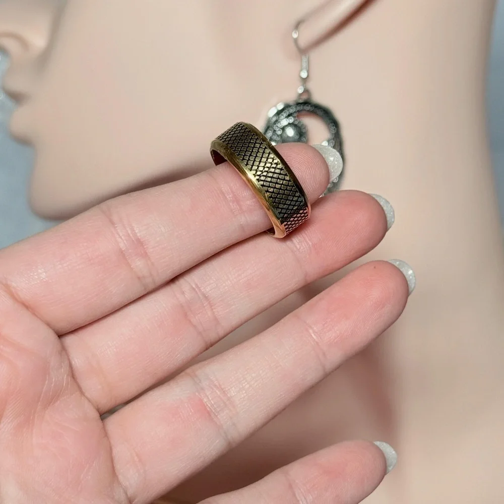 Gold Textured Ring (18 mm). - Picture 3 of 5